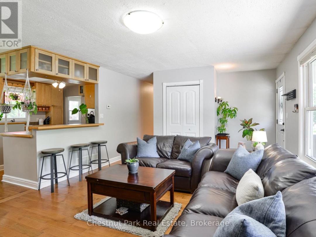4 PINEWOOD DRIVE, 