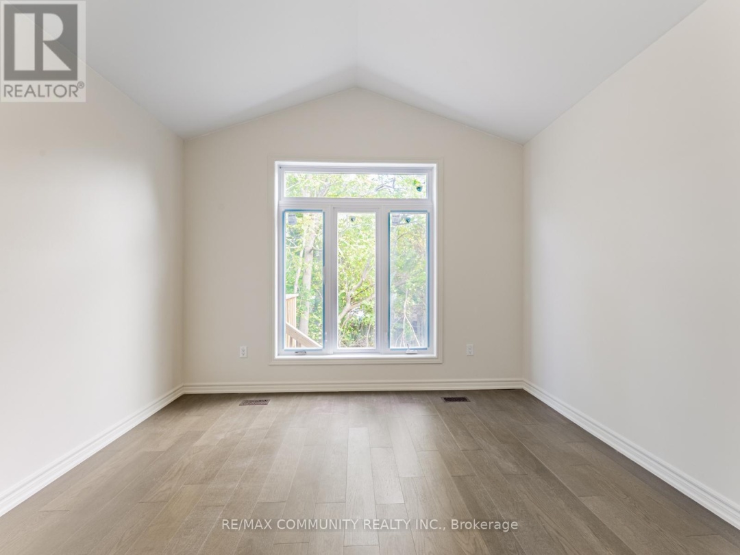 506 SIMCOE STREET, 