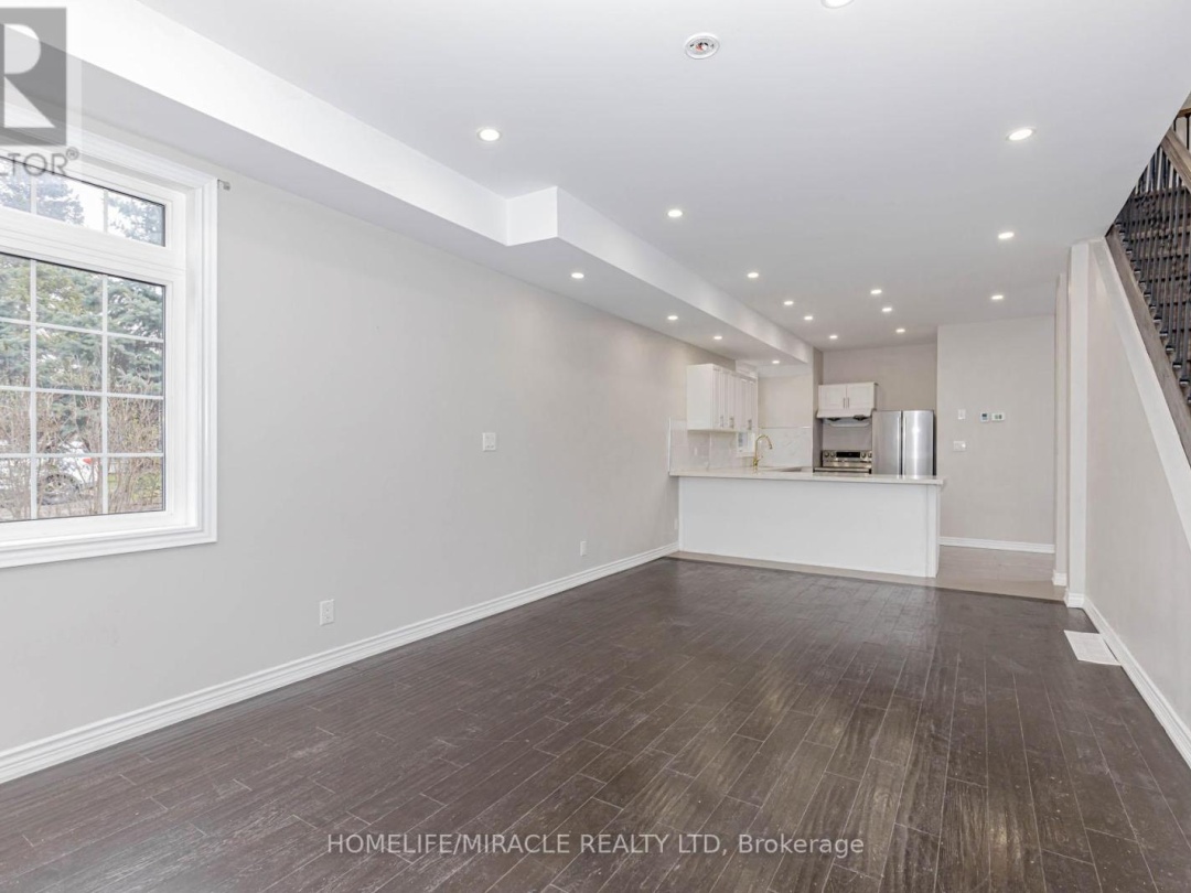 637 SIMCOE STREET, 