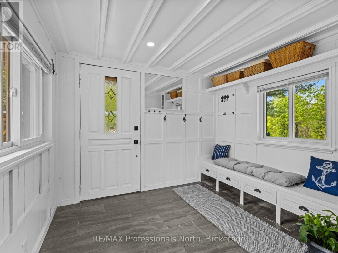 1009 SUMMERVILLE ROAD, 