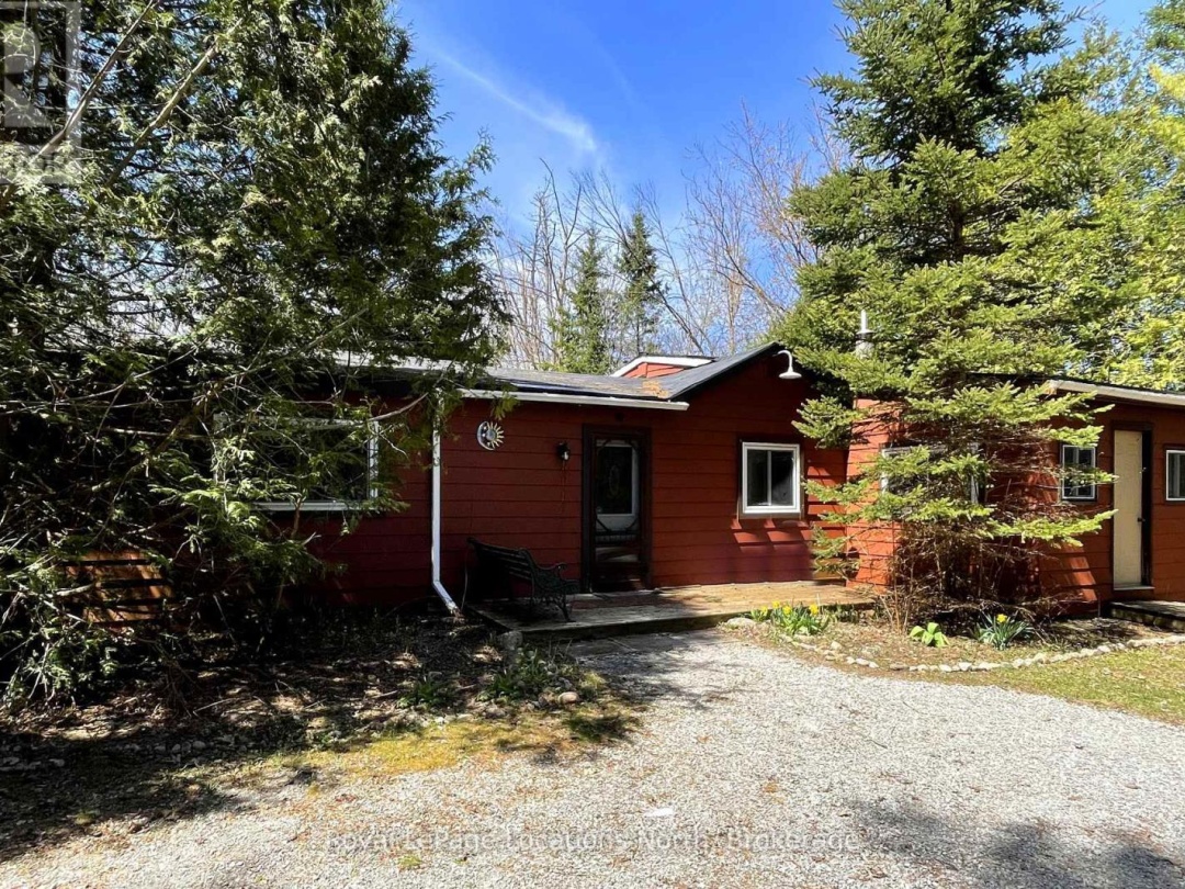 239 Monck Rd Cty 45, Young Lake