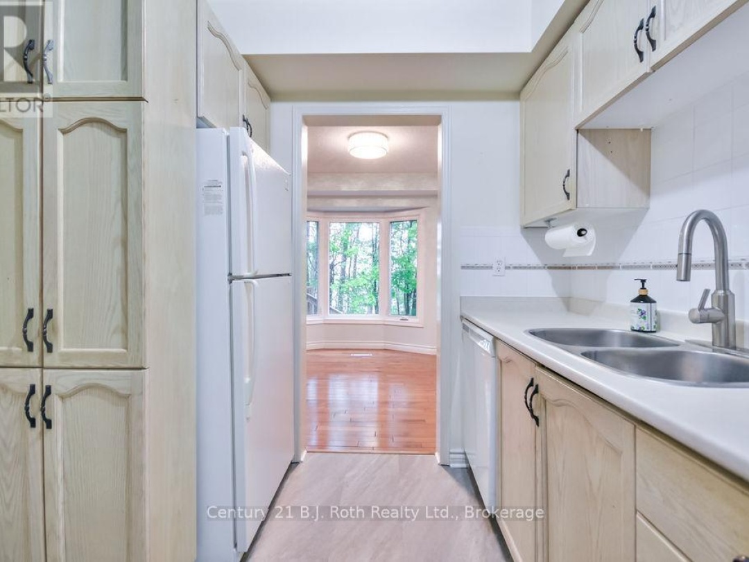 9 492 Laclie Street, Orillia