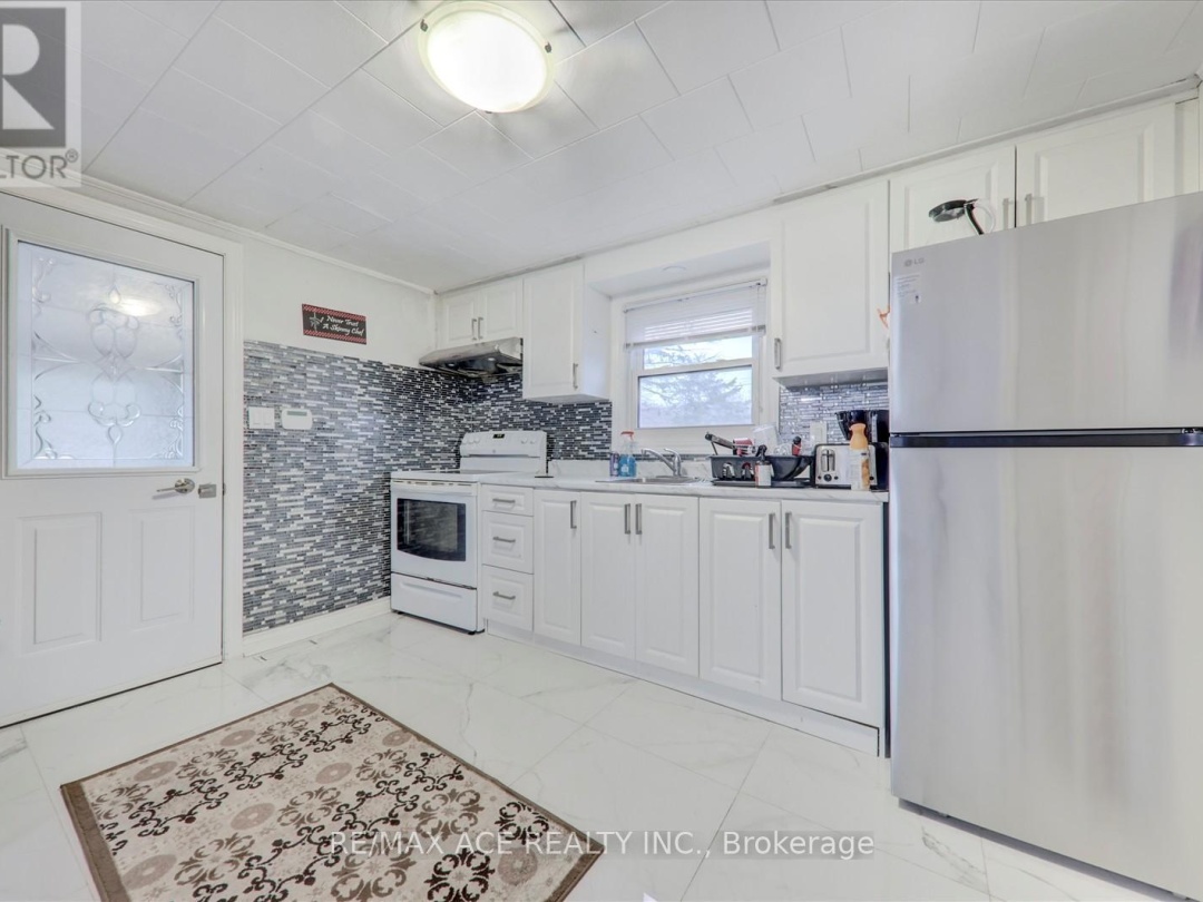 1308 Portage Road, Mitchell Lake