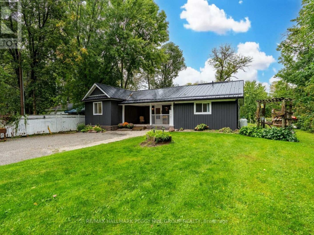7229 Davy Drive, Black Lake