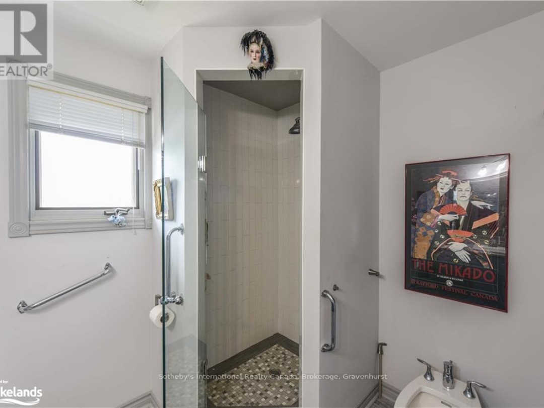 101 10 Museum Drive, Orillia