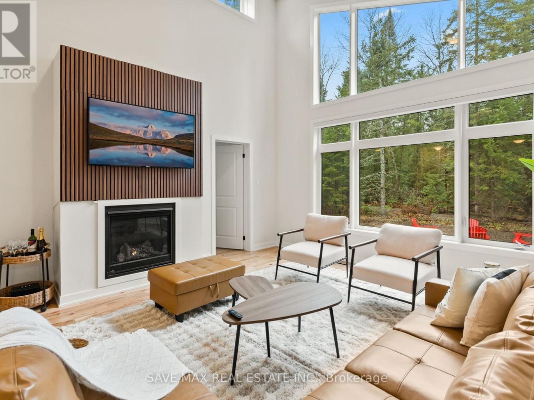 1049 GREENSVIEW DRIVE, 