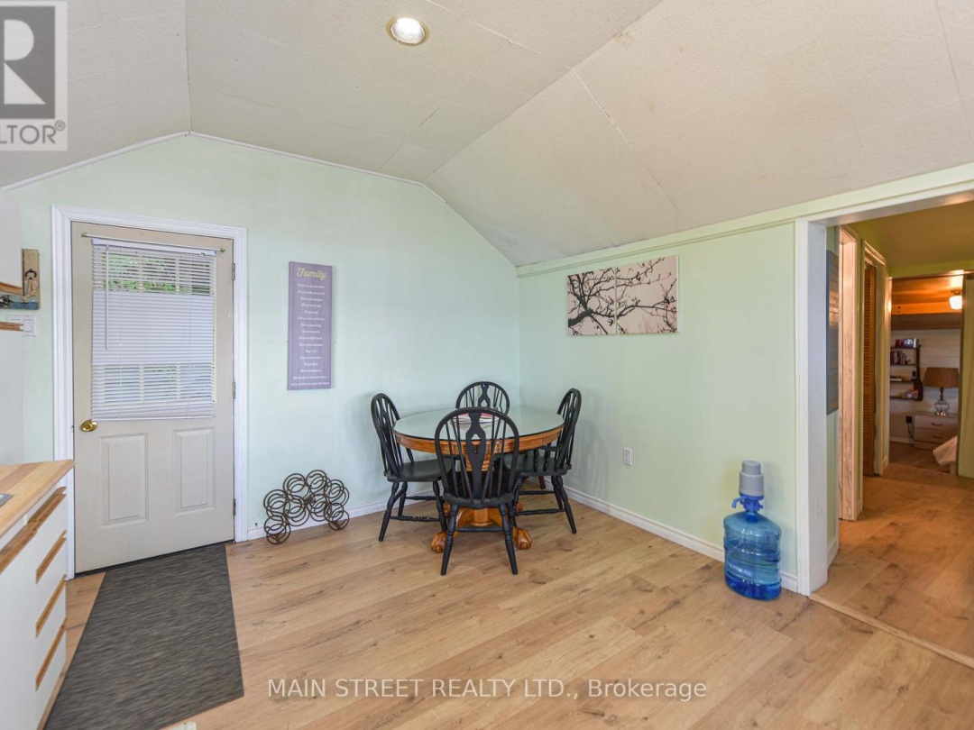 1316 Black Beach Lane, Dalrymple-south Lake