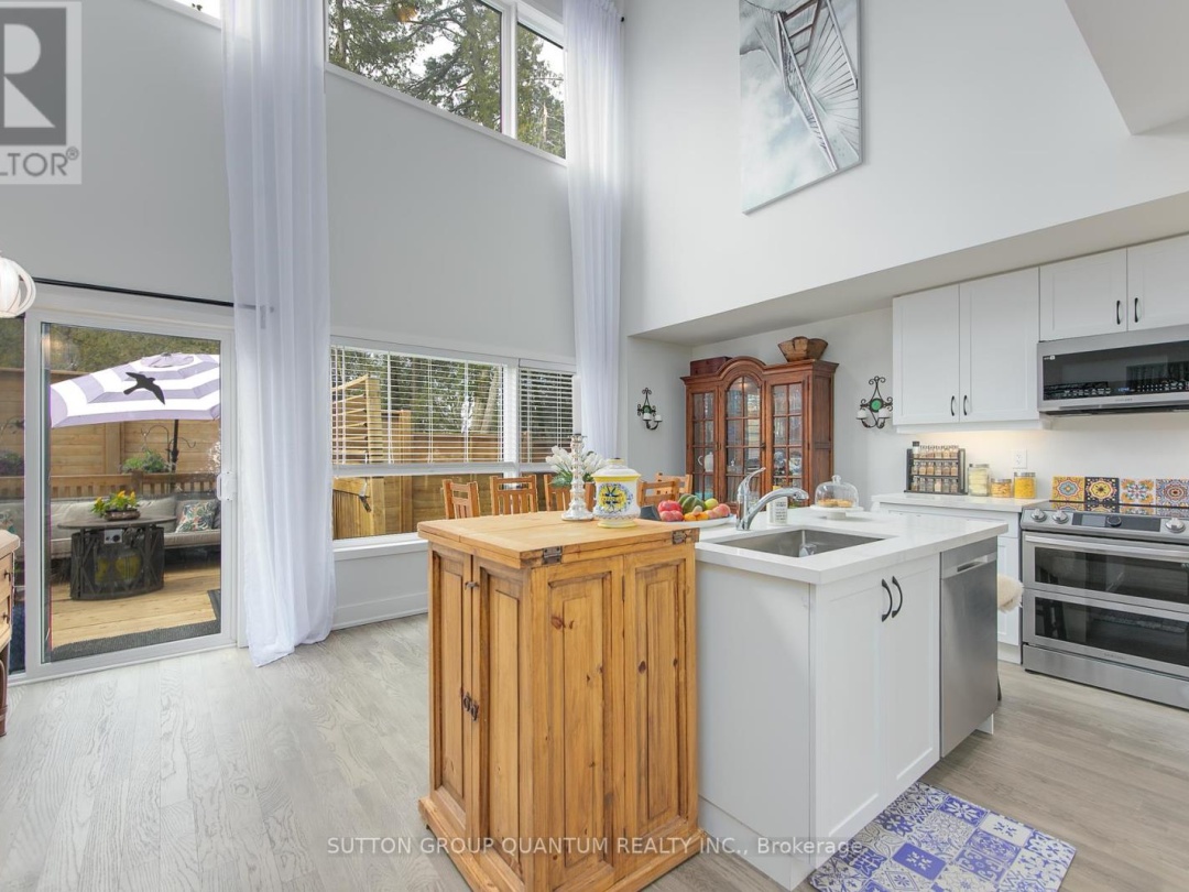 35 RUBY CRESCENT, Lake Simcoe