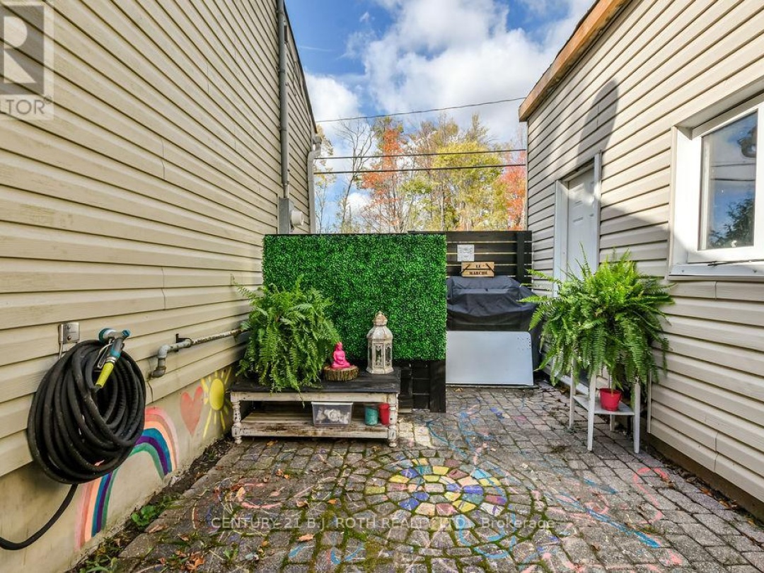 2695 CUMBERLAND ROAD, 