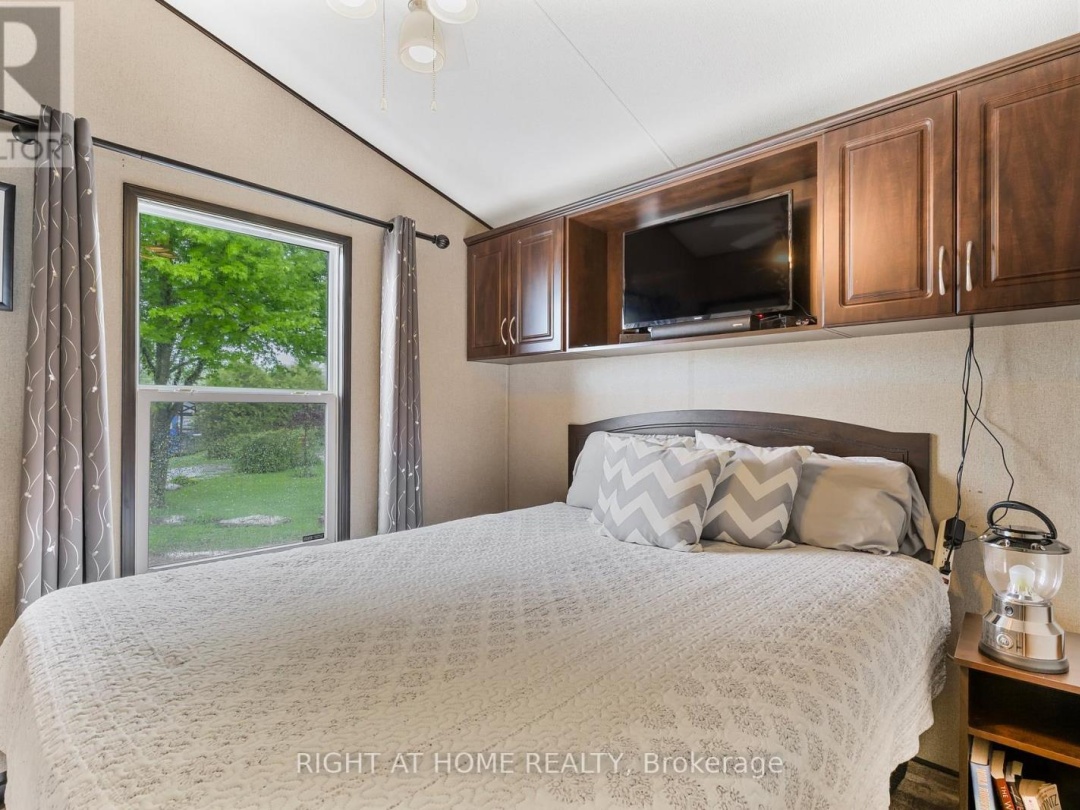 3500 Lauderdale Pt Crescent, Sparrow Lake