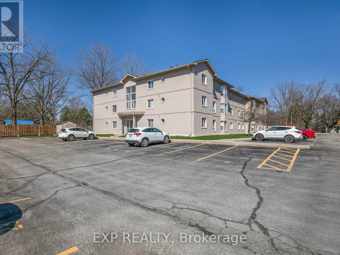 303 107 Bond Street, Orillia