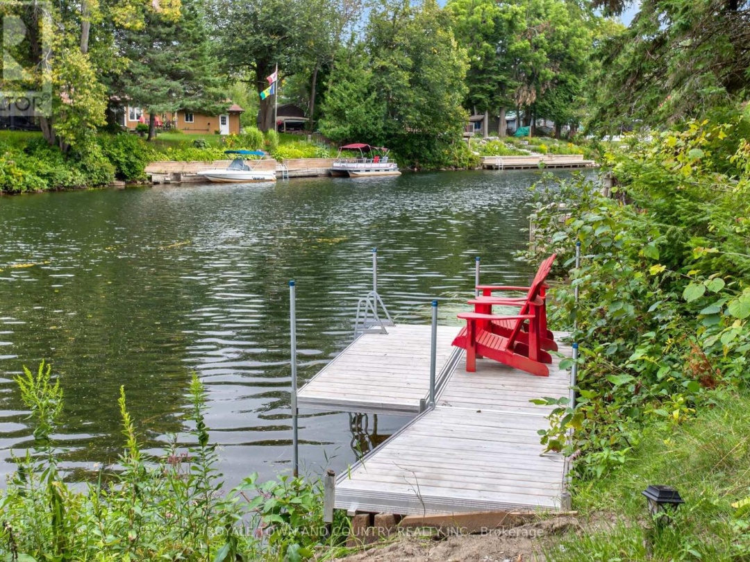 82 RIVERBANK ROAD, 