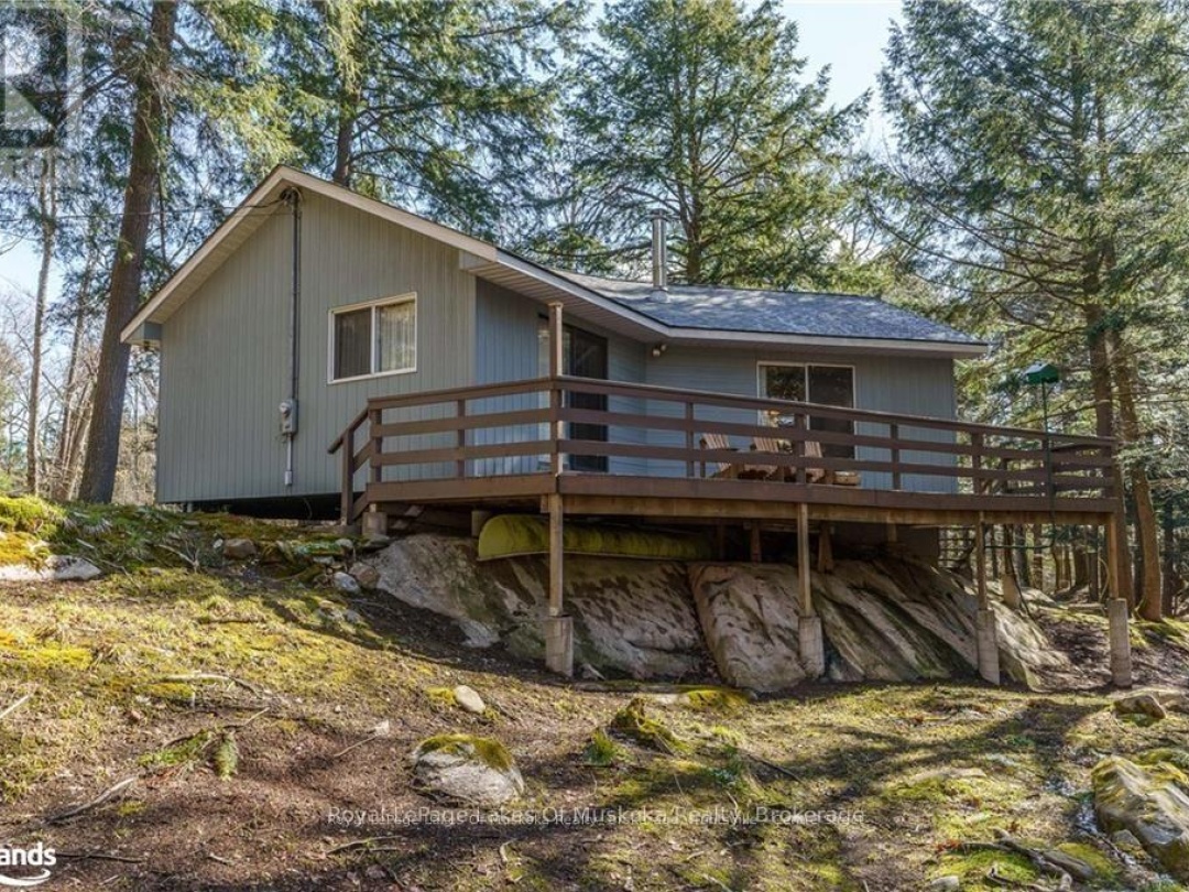 32 Maple Leaf Drive, Lake Vernon