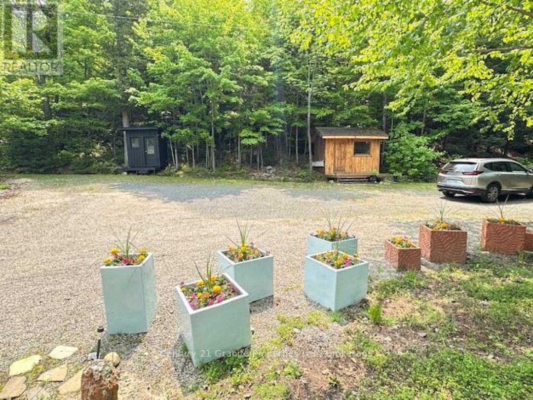 4 TURTLE LANE, 