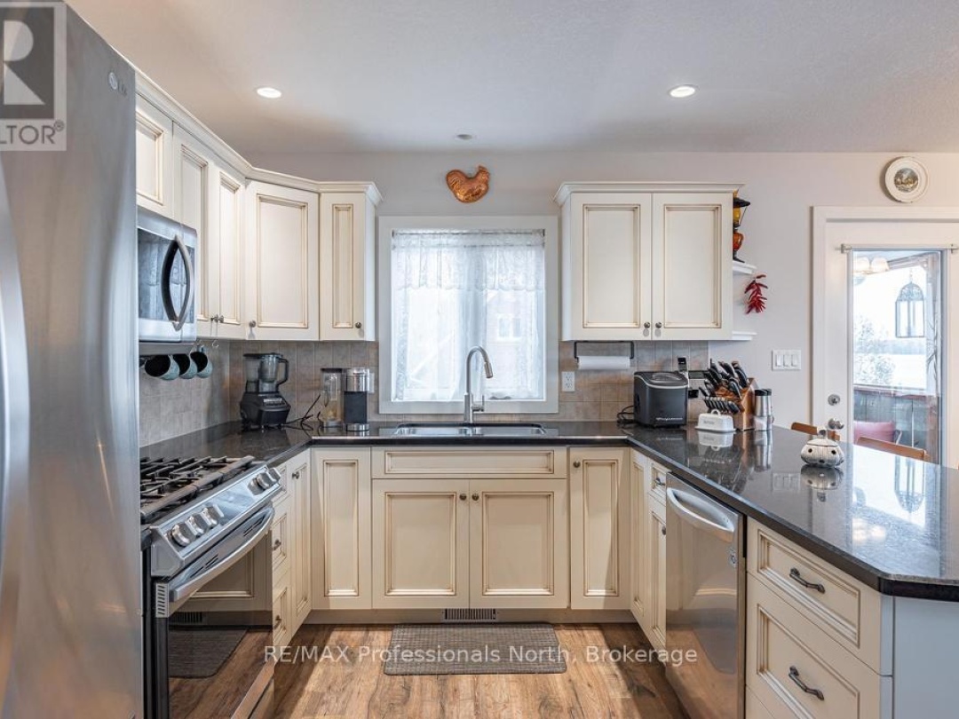 1325 Claude Brown Road, Bob Lake