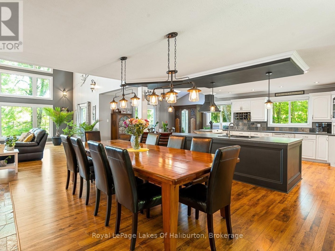 1047 Balmoral Lane, Trooper Lake