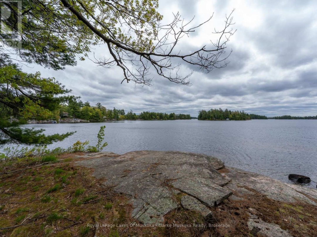 134 Pond Road, Six Mile Lake