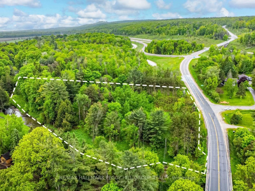 699 MOONSTONE ROAD E, 