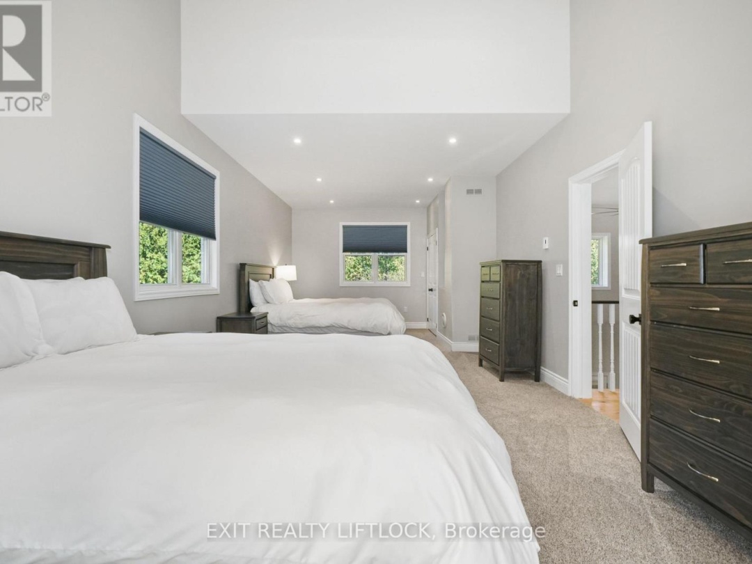 169 DUTCH LINE ROAD W, 