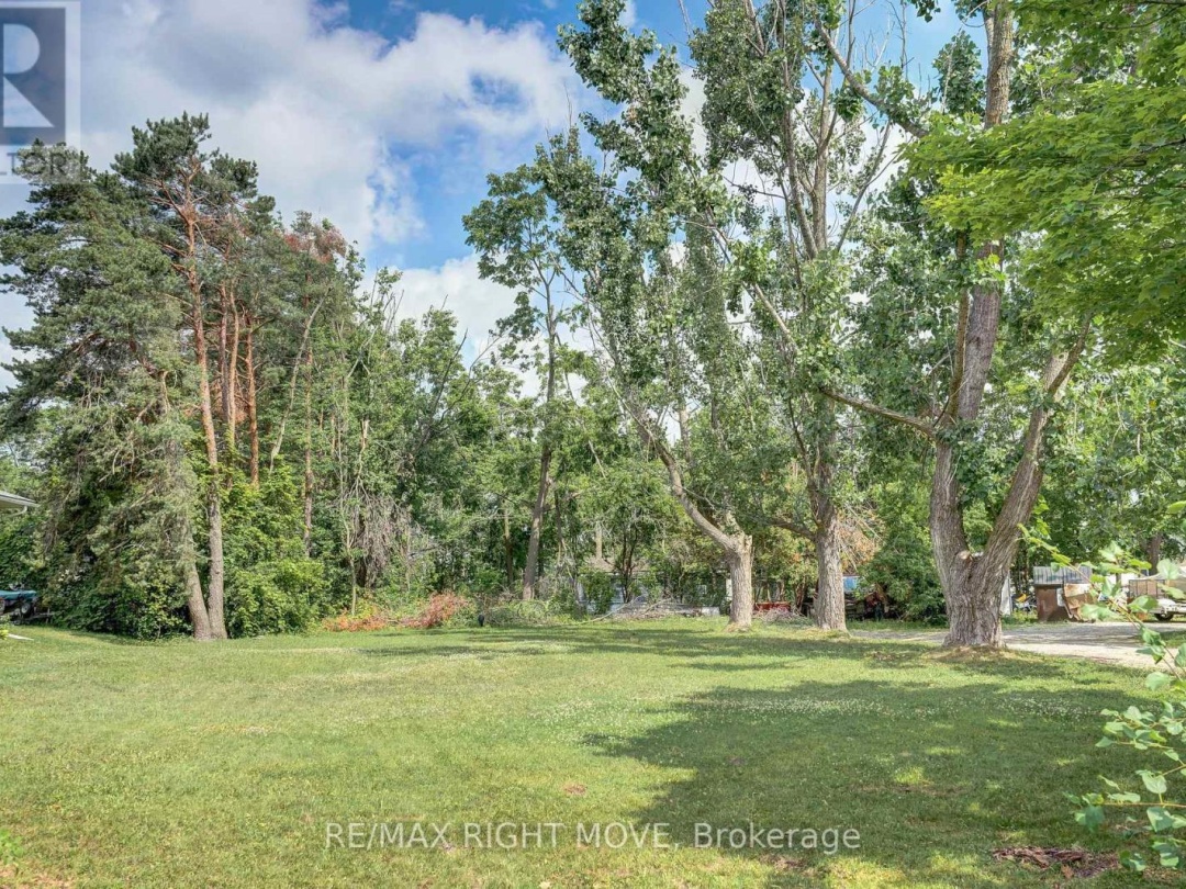 4 SKYLINE DRIVE, 