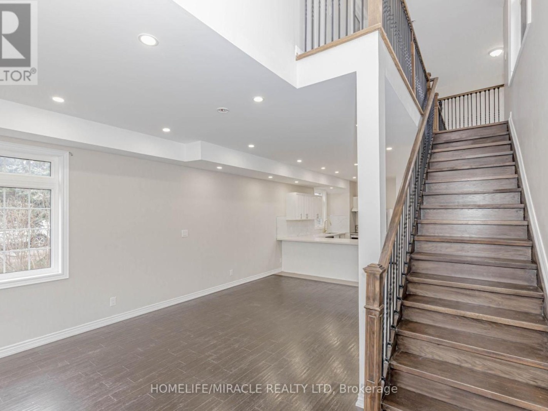 637 SIMCOE STREET, 