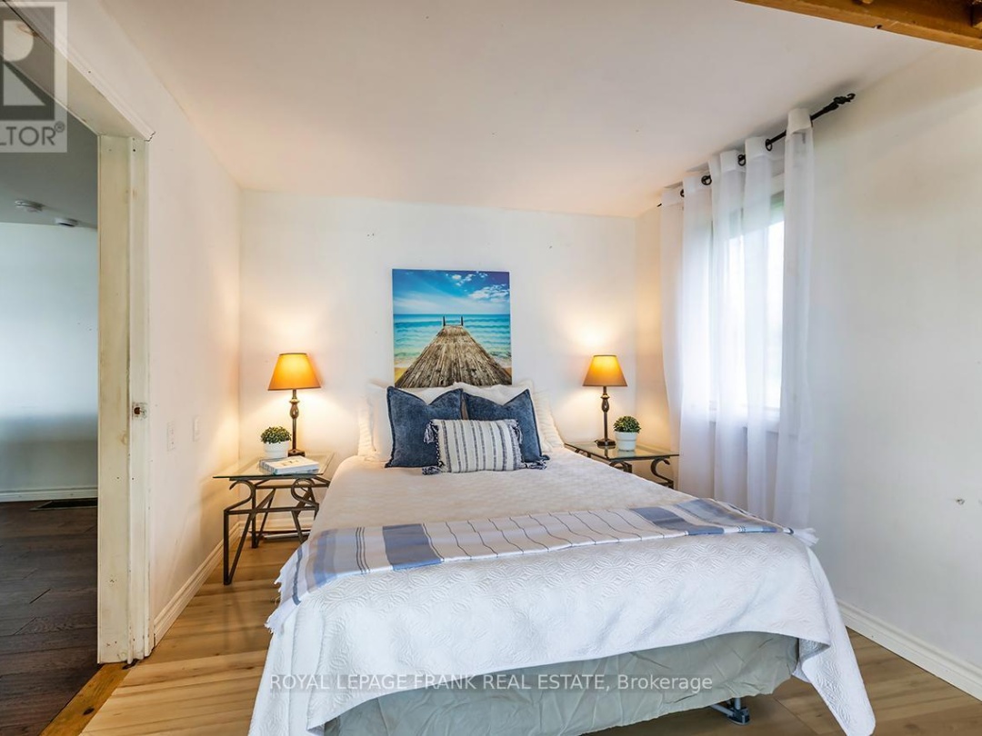 119 OAKDENE CRESCENT, 