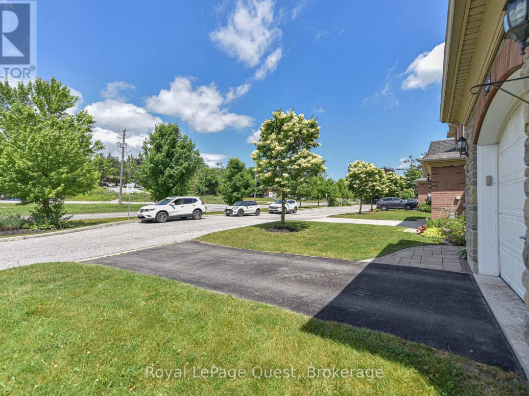 1020 MISSISSAGA STREET W, 