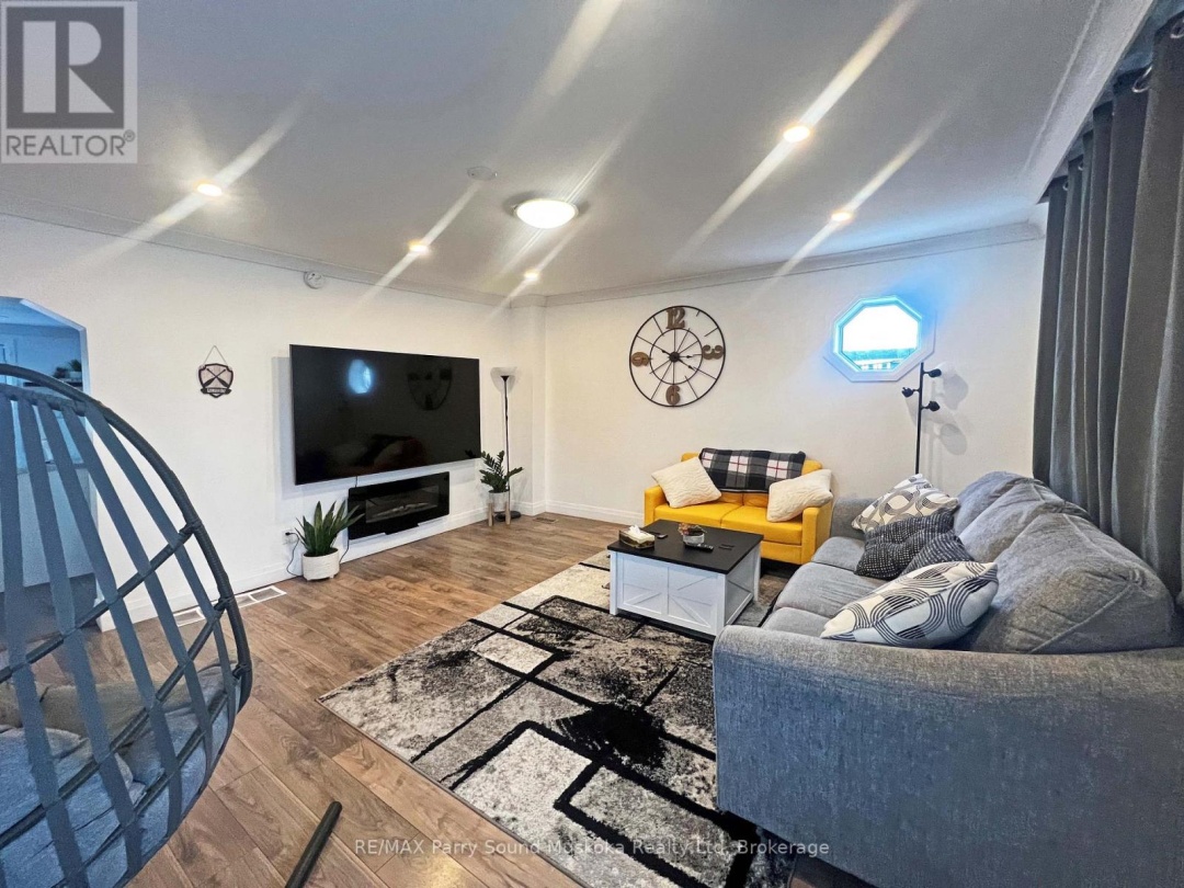 77 Church Street, Parry Sound