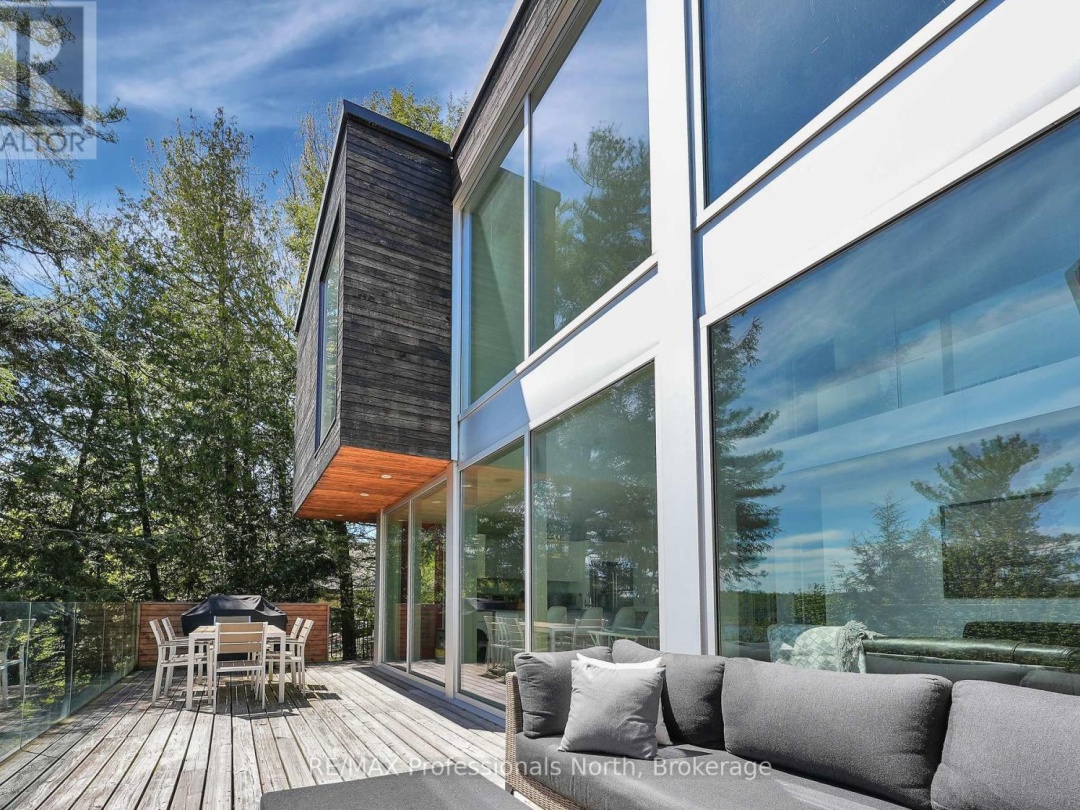 1004 Lipton Drive, Kennisis Lake