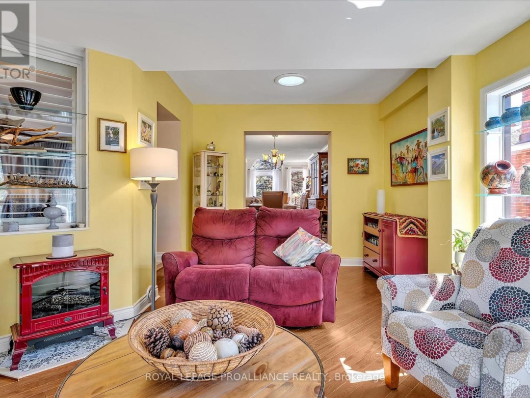 2 Patricia Place, Pigeon Lake