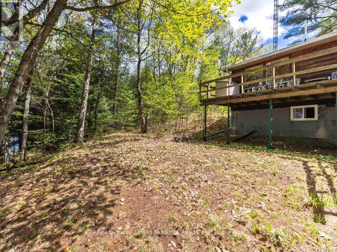33 HOUSTON LANE, Otter Lake