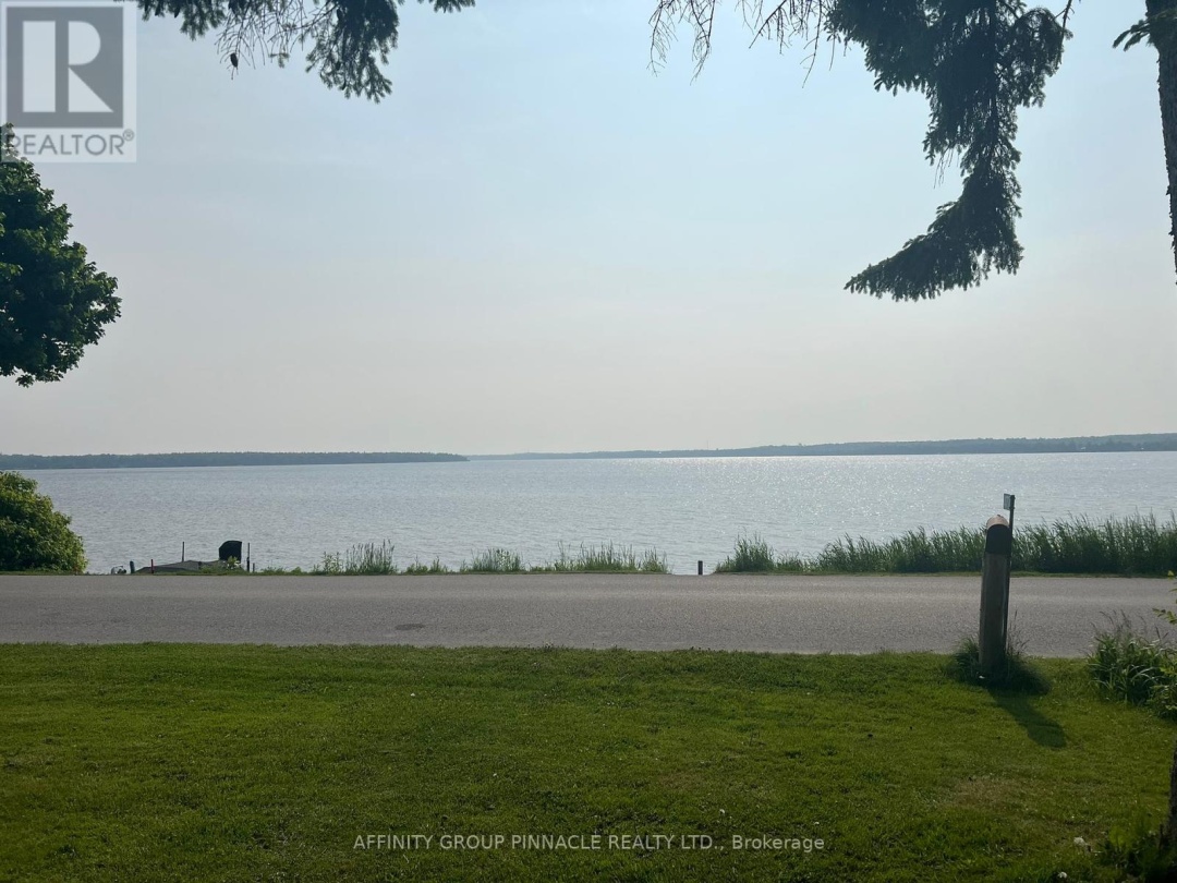 477 Long Beach Road, Sturgeon Lake
