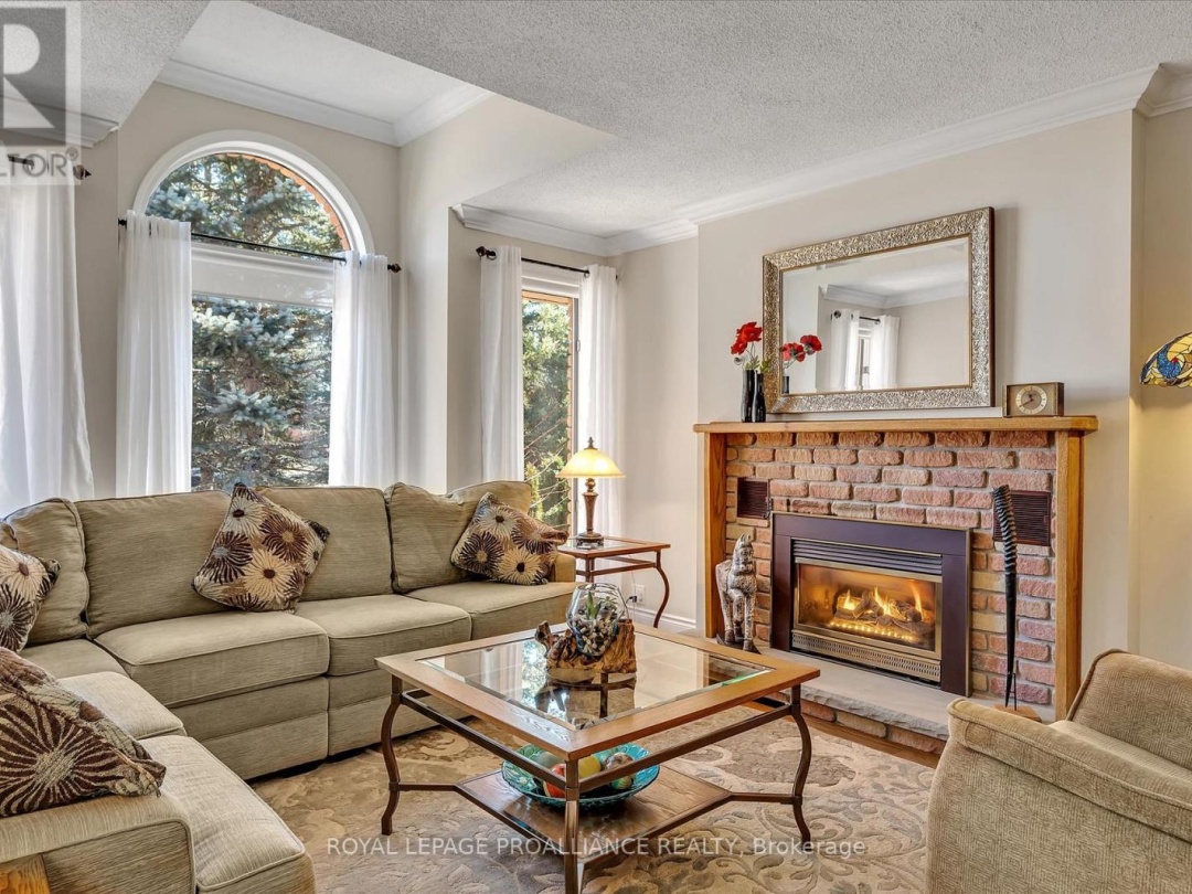 2 Patricia Place, Pigeon Lake