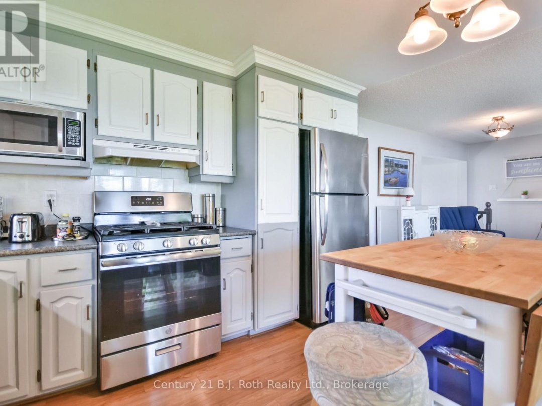 95 Maskinonge Road, Georgian Bay