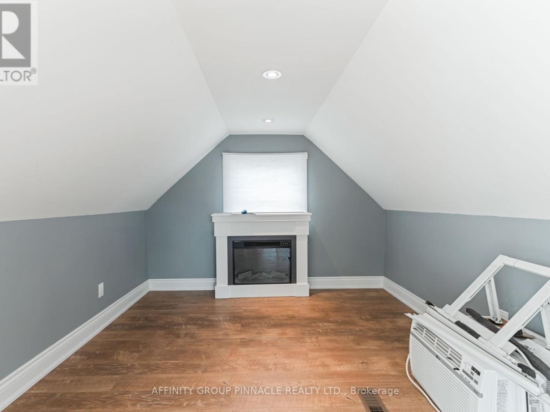 88 Simcoe Street, Lake Simcoe