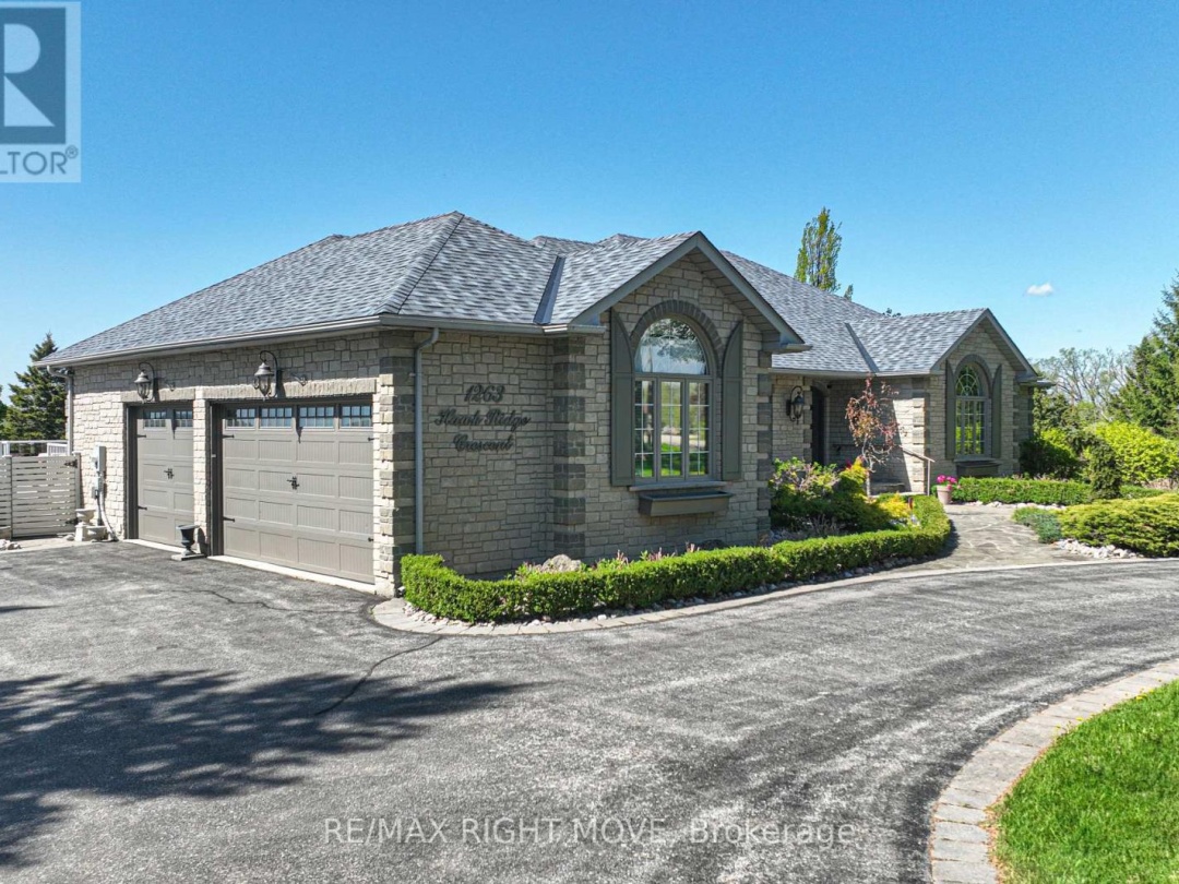 1263 Hawk Ridge Crescent, Severn