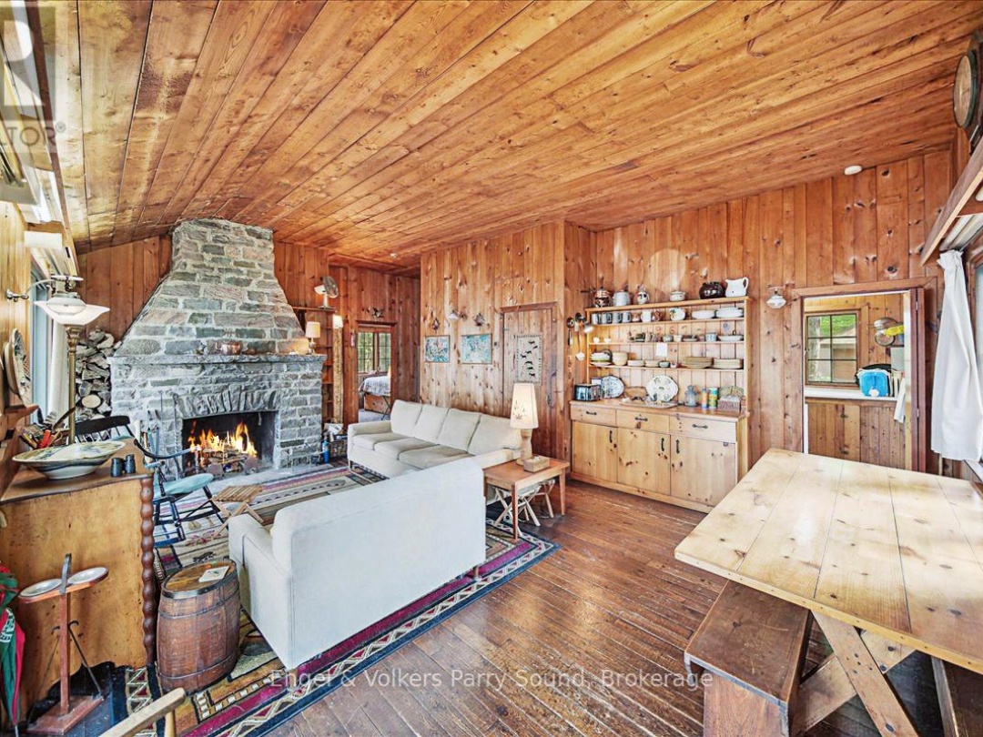 53 BIRDWOOD LANE, Harris Lake