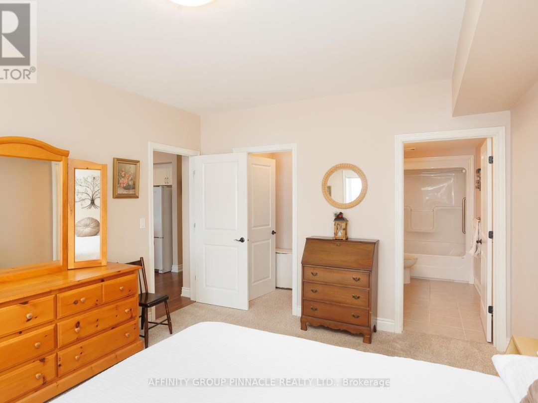 103 - 94 FRANCIS STREET W, 