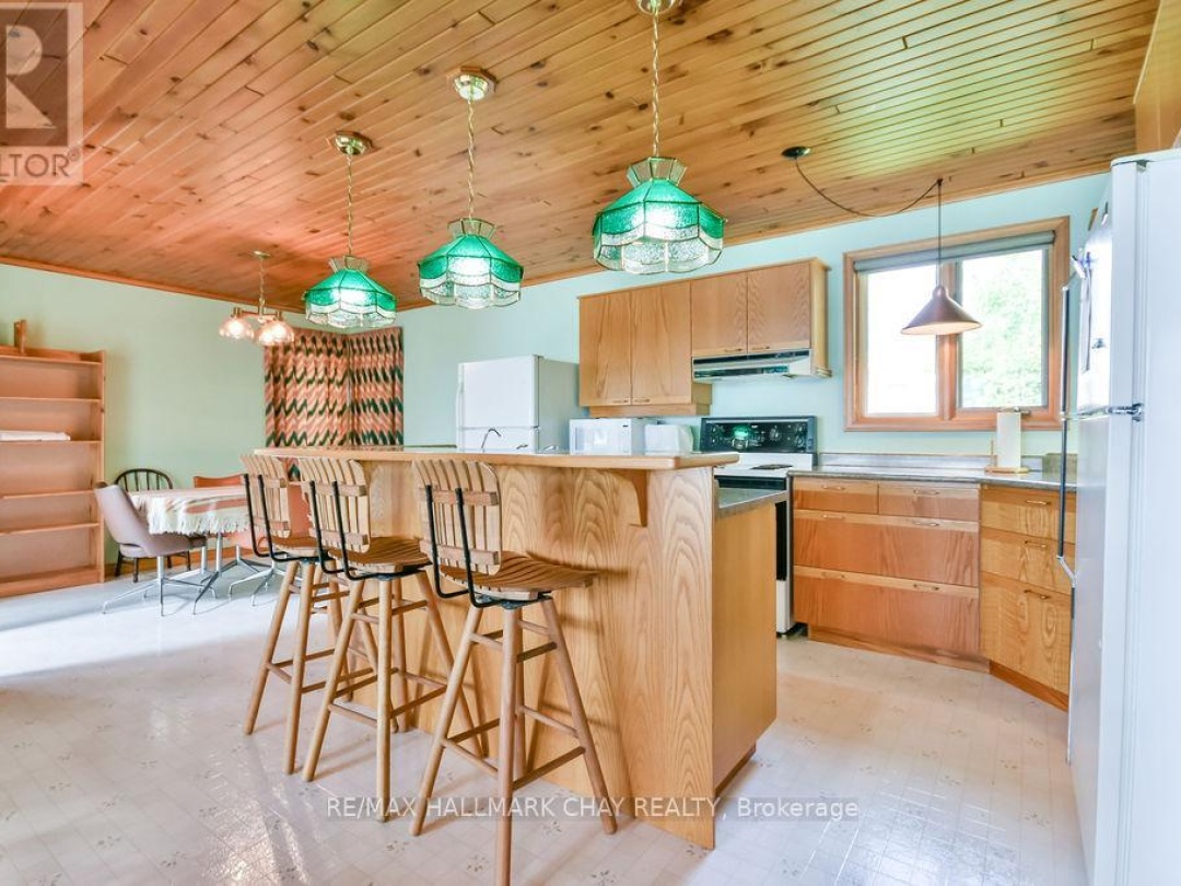 5566 Gray's Bay Road, Lake Couchiching