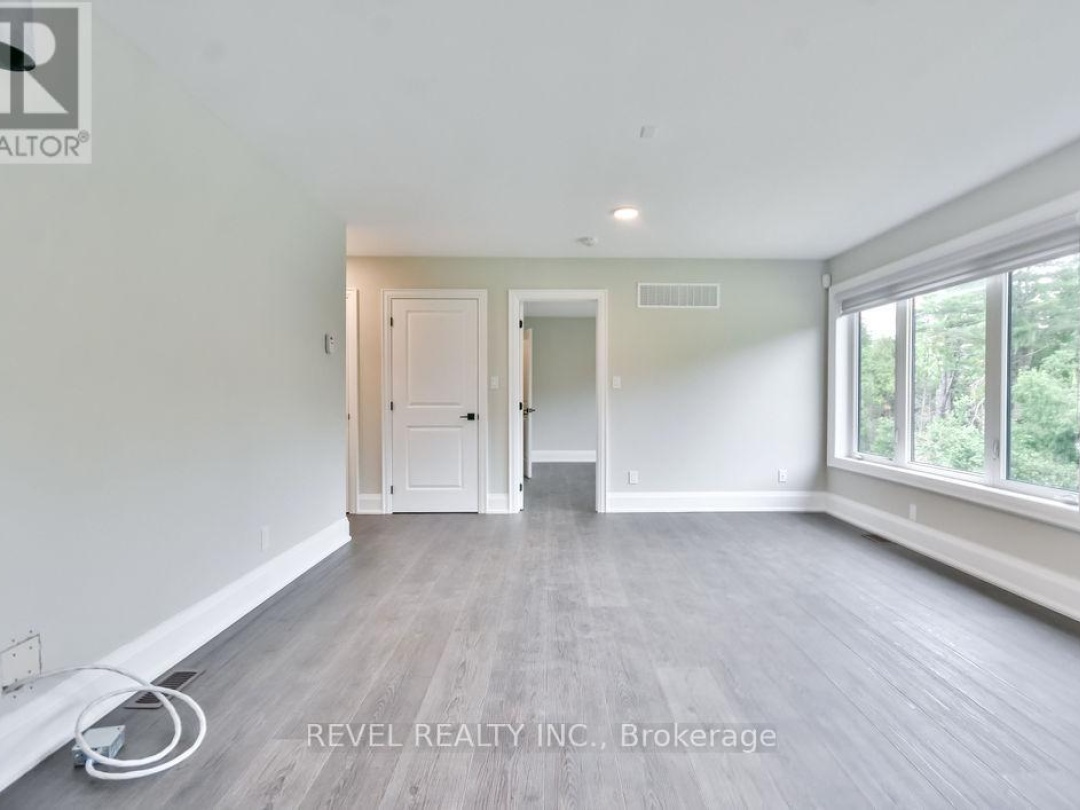 4 CLYDESDALE COURT, 