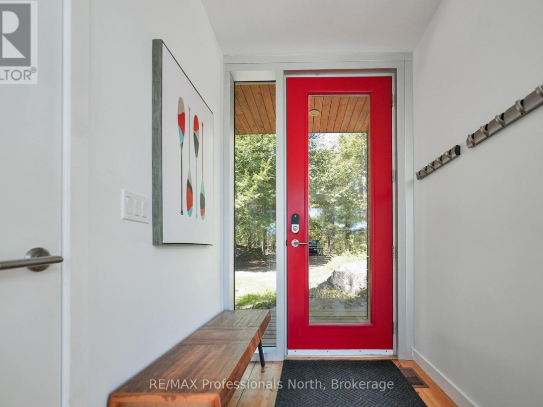 1004 Lipton Drive, Kennisis Lake