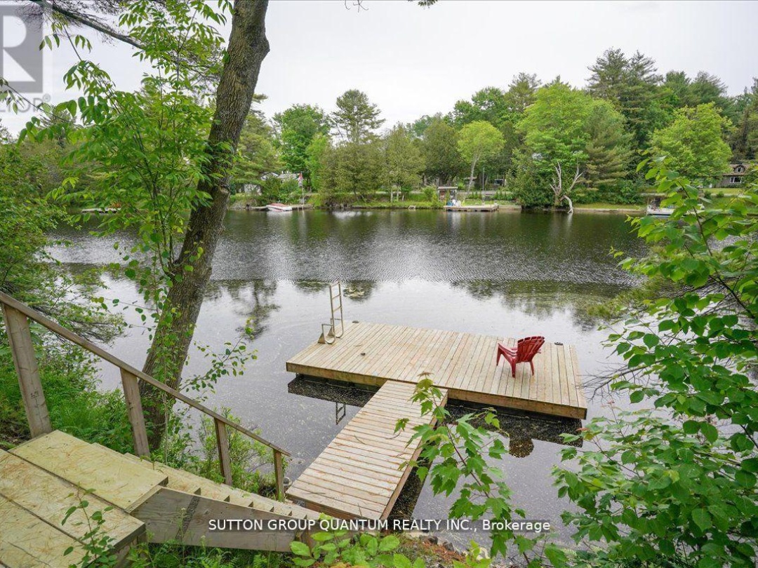 167 Santas Village Road, Muskoka River