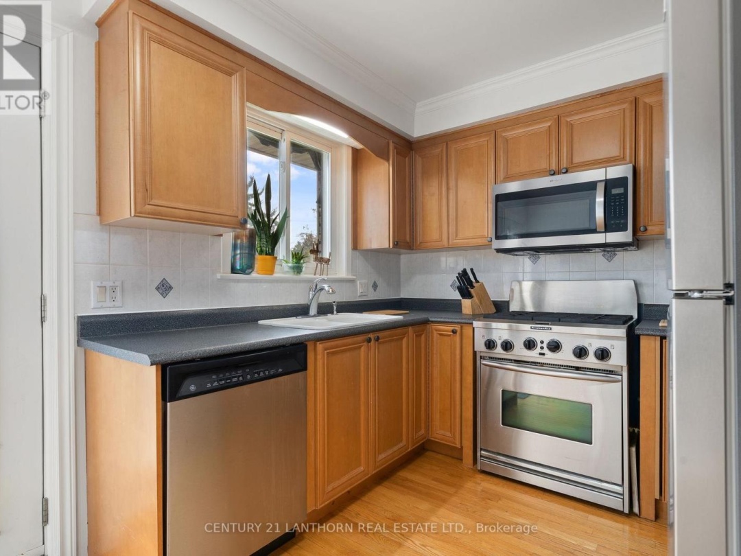 456 OLD SURREY LANE, 