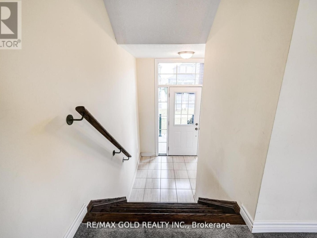 84 Atlantis Drive W, Orillia