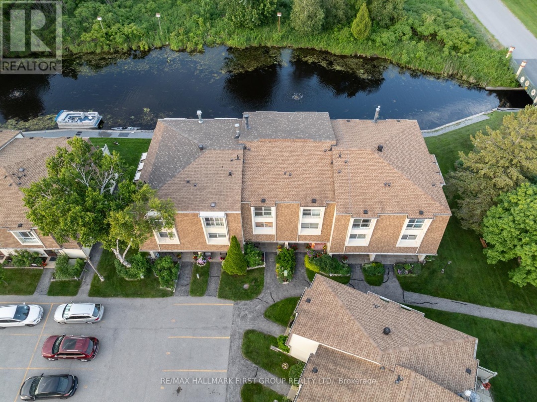 9 4 Paradise Boulevard, Lake Simcoe