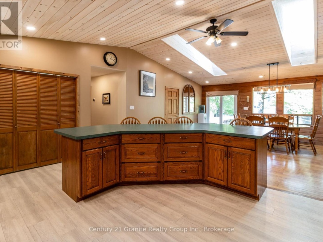 1054 THE NARROWS TRAIL, 
