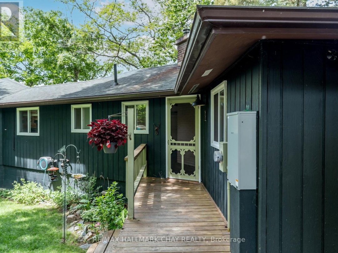 8 EAGLE RIDGE LANE, 