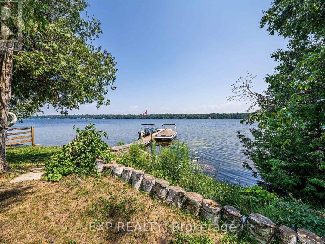 8 PINEWOOD BOULEVARD, 