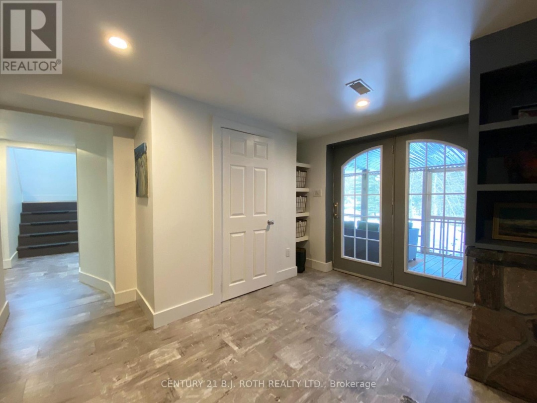 8101 KINGS RIVER ROAD, Black River