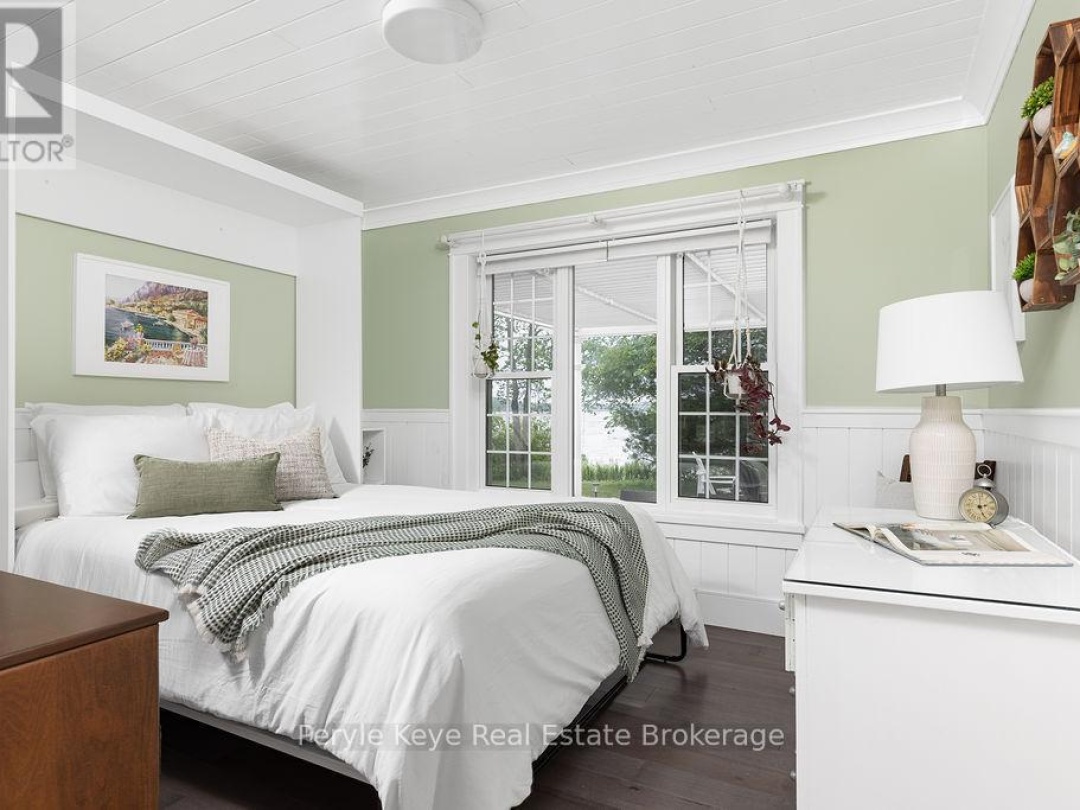118 ROBIN ROAD, 